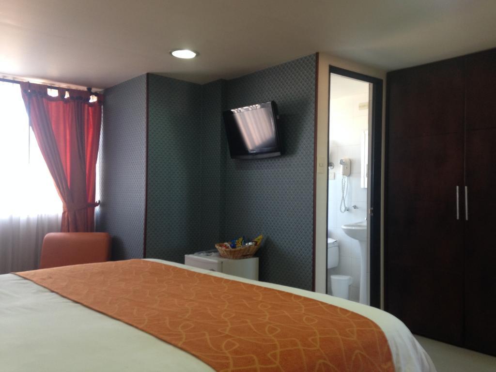 Hotel Plaza Muisca トゥンハ エクステリア 写真