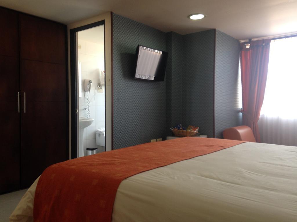 Hotel Plaza Muisca トゥンハ エクステリア 写真