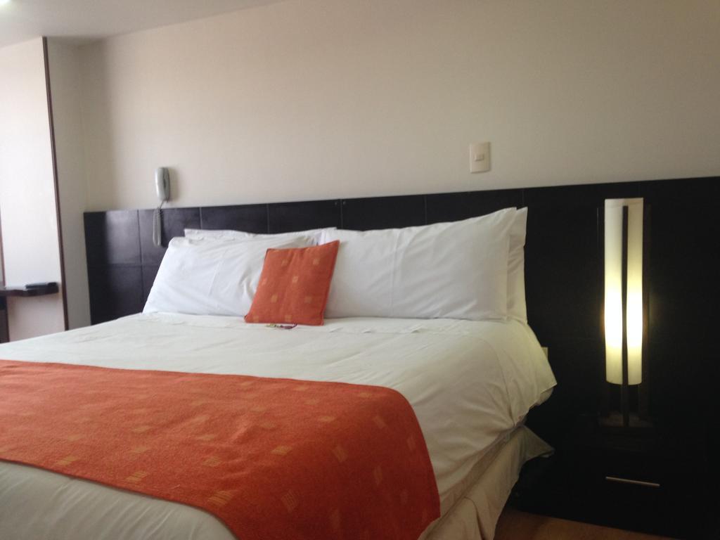 Hotel Plaza Muisca トゥンハ エクステリア 写真